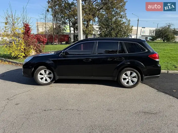 Subaru Outback 2011 photo 4