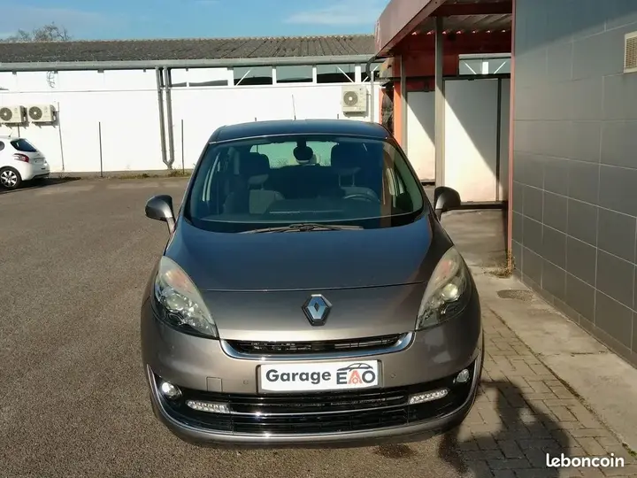 Renault Grand Scenic 2012 photo 2