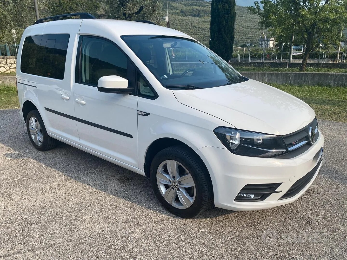 Volkswagen Caddy 2017 photo 2