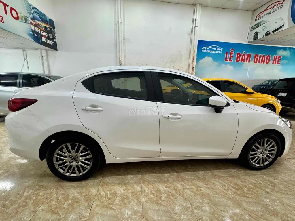 Mazda 2 2021 photo 2
