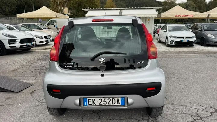 Peugeot 107 2011 photo 4