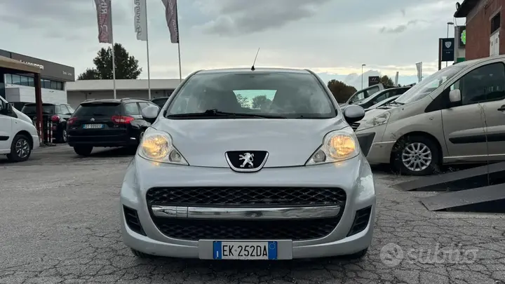 Peugeot 107 2011 photo 3