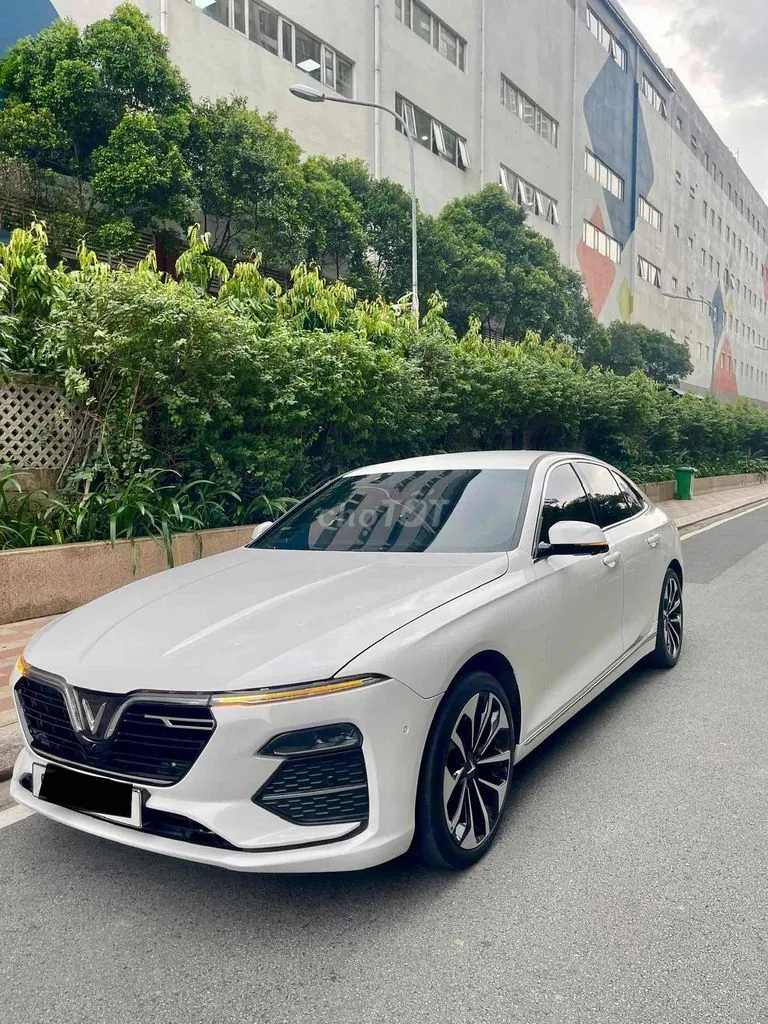 Vinfast Lux A2.0