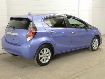 Toyota Aqua 2015 photo 3