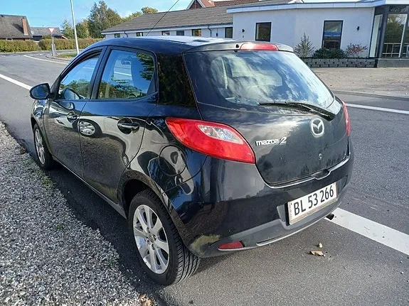 Mazda 2 2009 photo 5