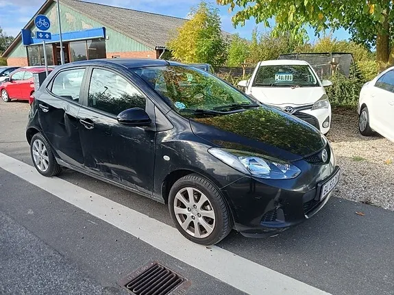 Mazda 2 2009 photo 3