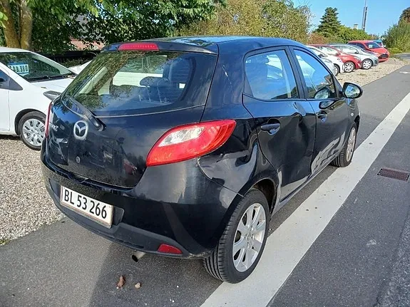 Mazda 2 2009 photo 4