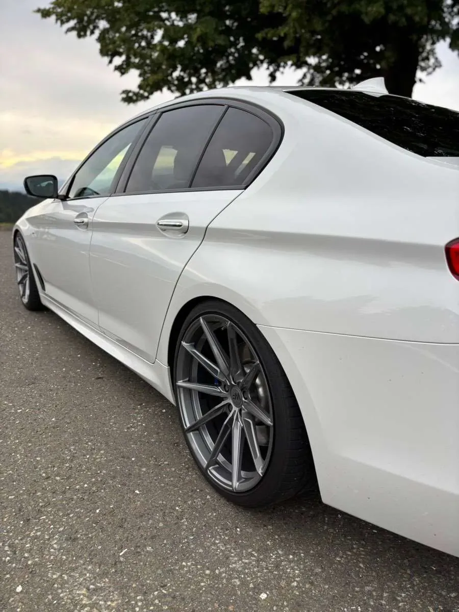 BMW 5 Series 2018 photo 3