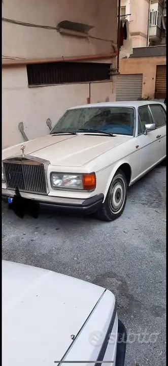 Rolls-Royce Silver Spirit