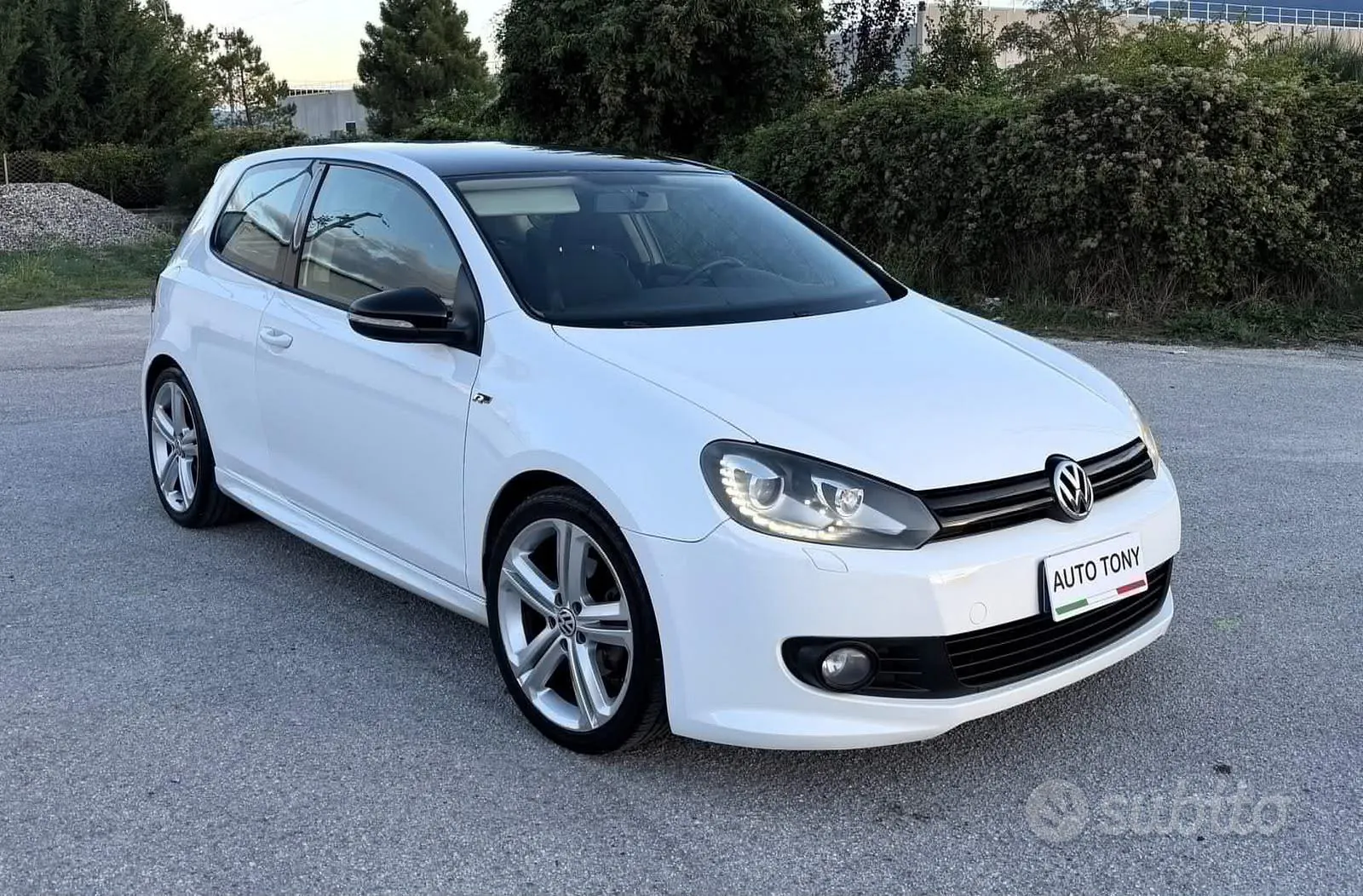 Volkswagen Golf 2011 photo 2