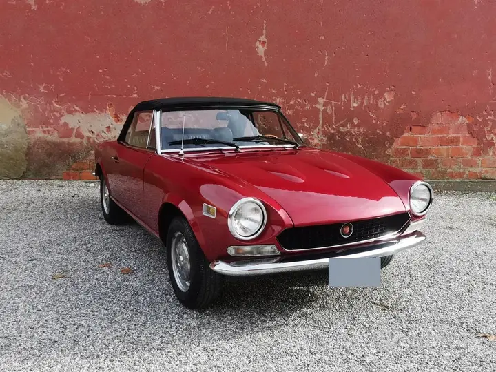 Fiat 124 Spider 1974 photo 2
