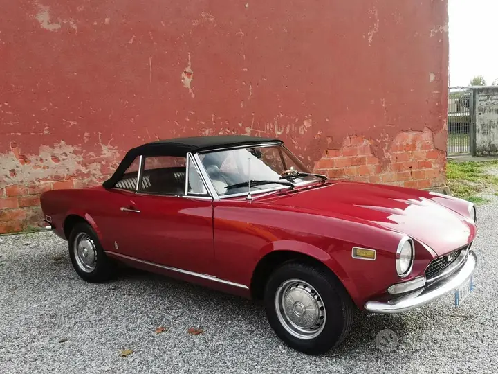 Fiat 124 Spider 1974 photo 4