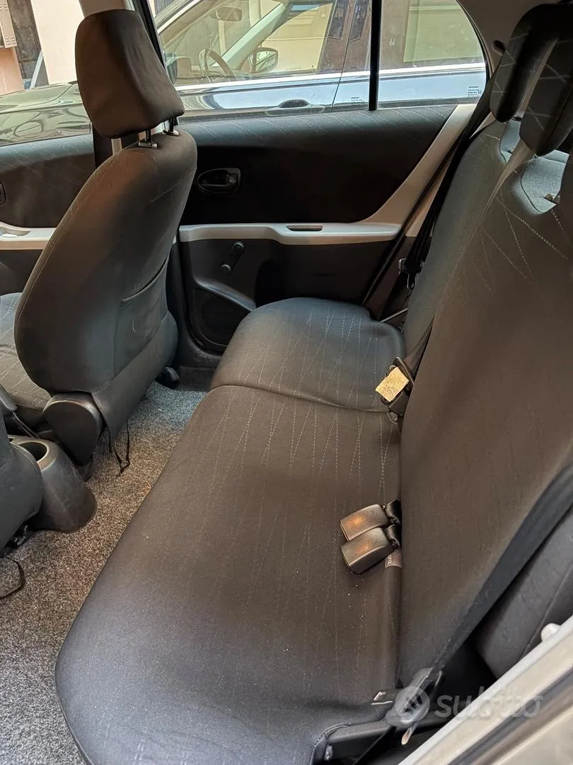 Toyota Yaris 2006 photo 4