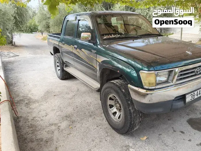 Toyota Hilux 1998 photo 3
