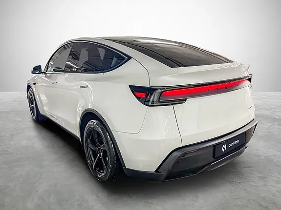 Tesla Model Y 2025 photo 3