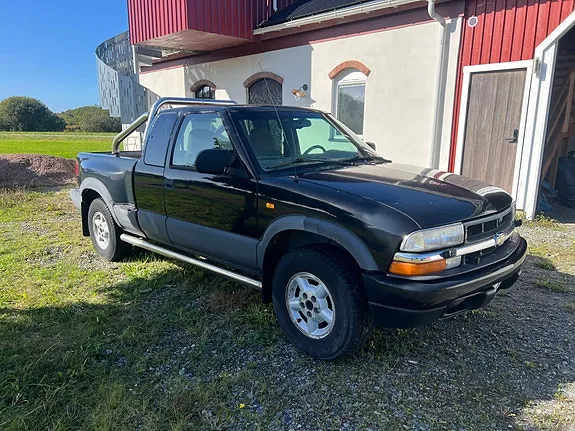 Chevrolet S10 2000 photo 2
