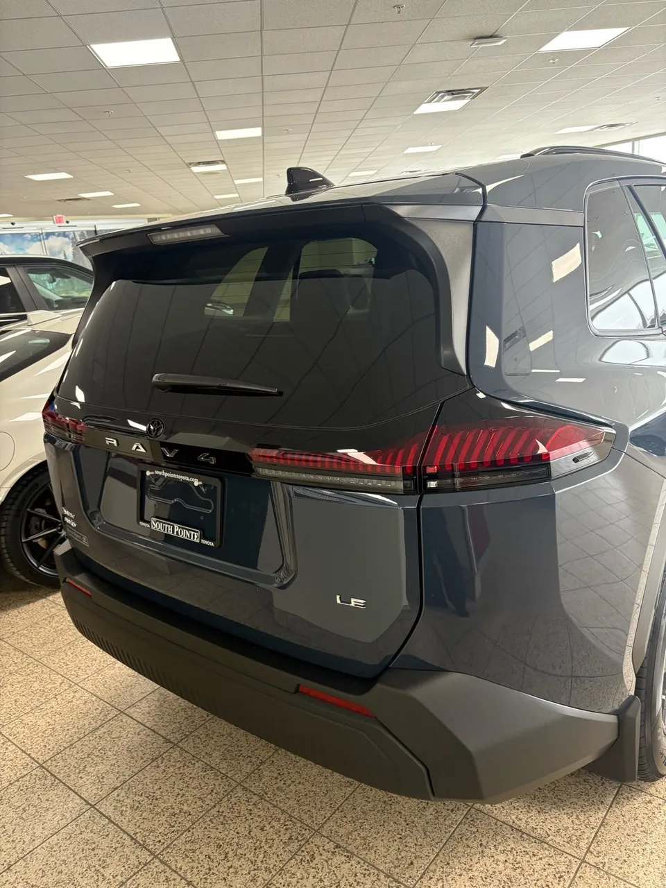 Toyota Rav4 2026 photo 3