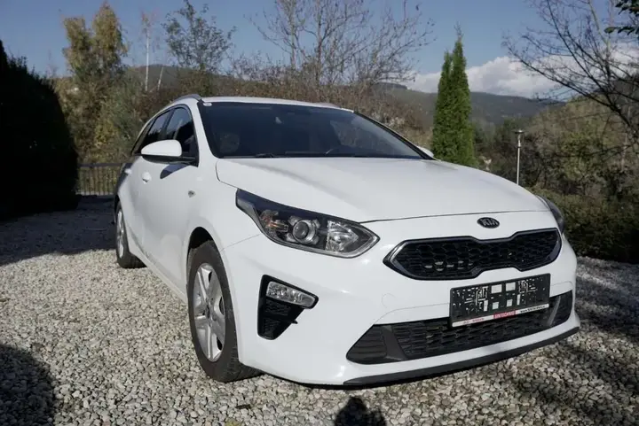 Kia Ceed Sw 2018 photo 3