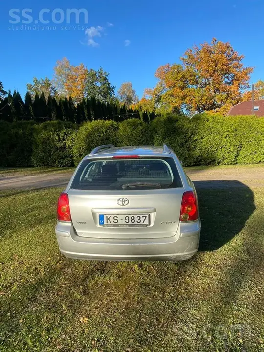 Toyota Avensis 2005 photo 4
