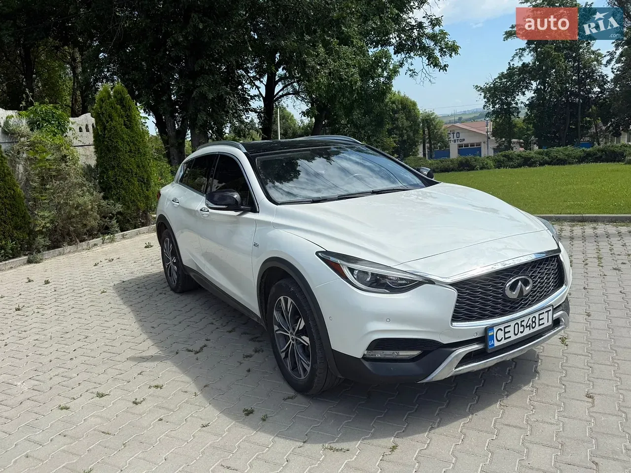 Infiniti Qx30 2017 photo 2