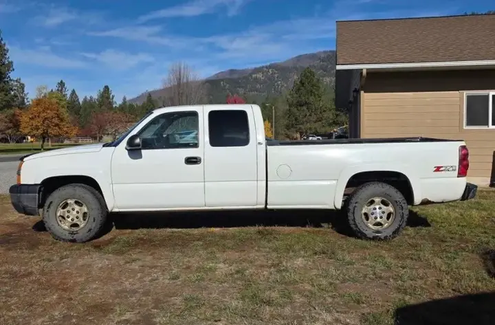 Chevrolet Silverado 2003 photo 2