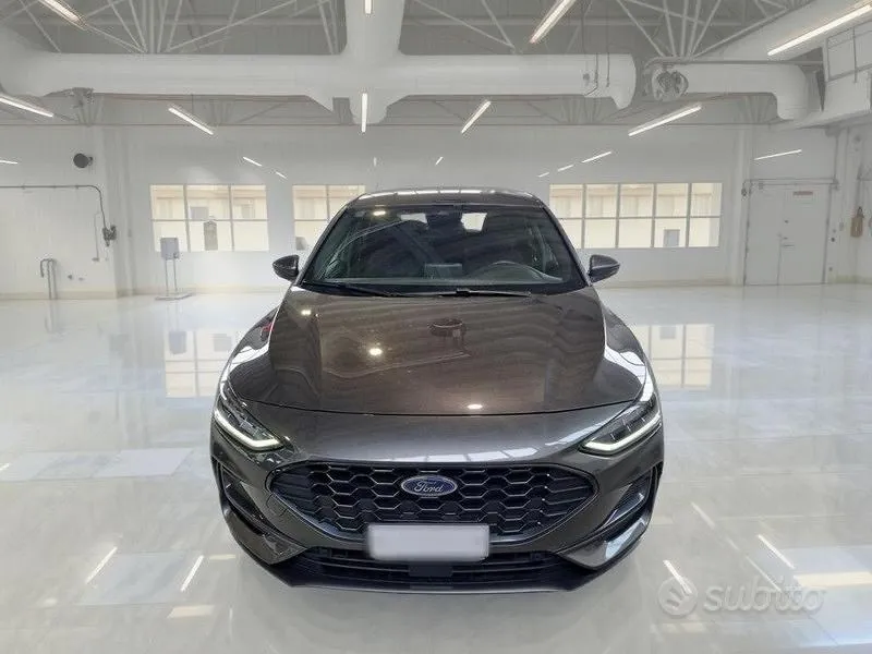 Ford Focus 2022 photo 2