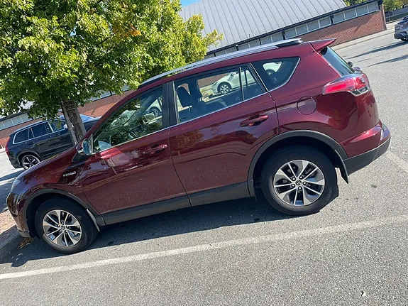 Toyota Rav4 2017 photo 3