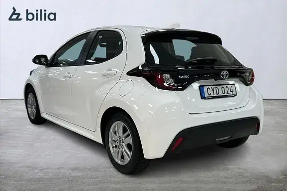 Toyota Yaris 2022 photo 2