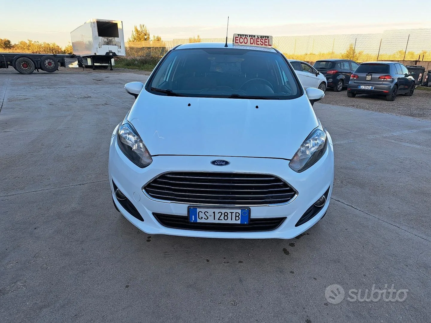 Ford Fiesta 2013 photo 2