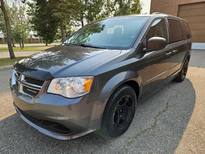Dodge Grand Caravan 2016 photo 2