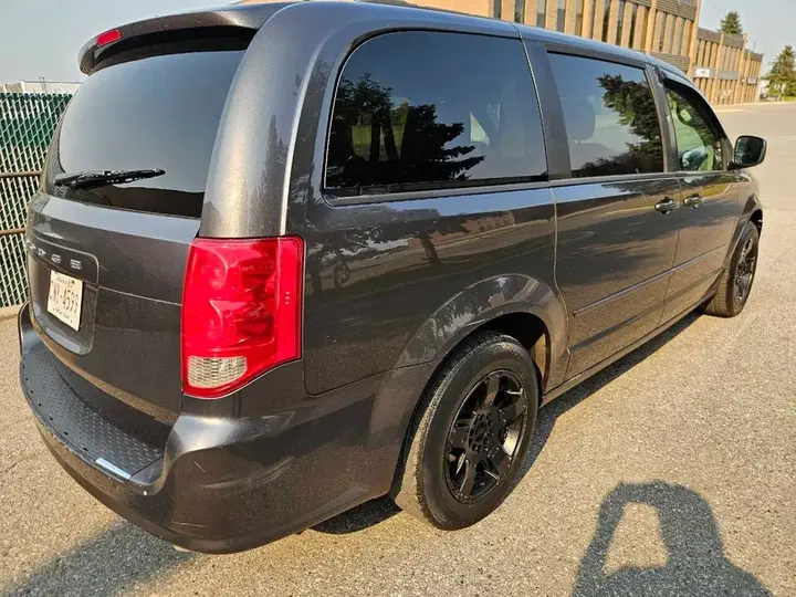 Dodge Grand Caravan 2016 photo 4