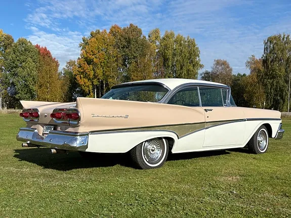 Ford Fairlane 1958 photo 2