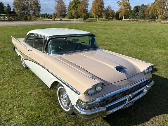 Ford Fairlane