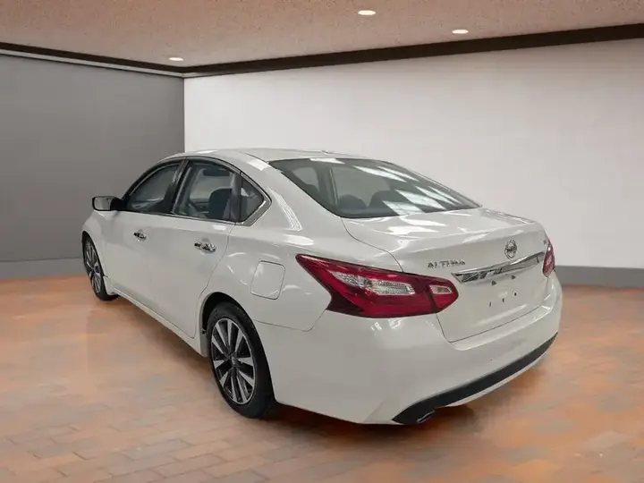 Nissan Altima 2017 photo 5