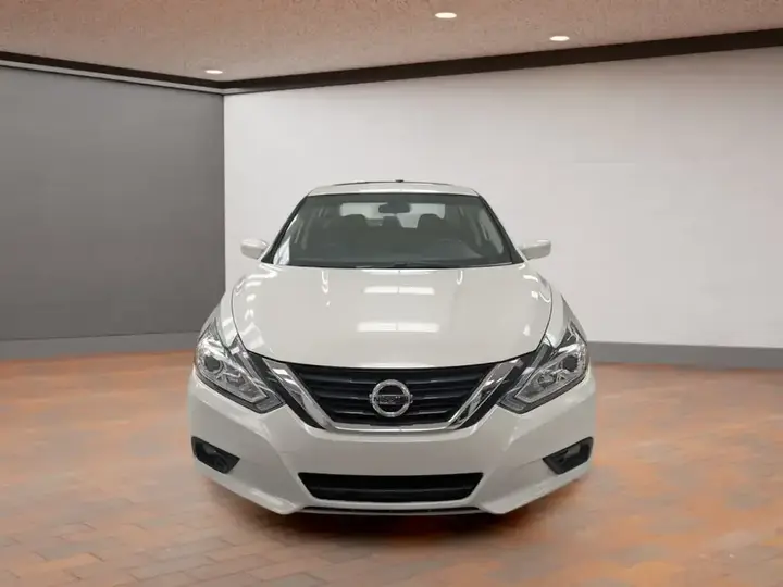 Nissan Altima 2017 photo 2
