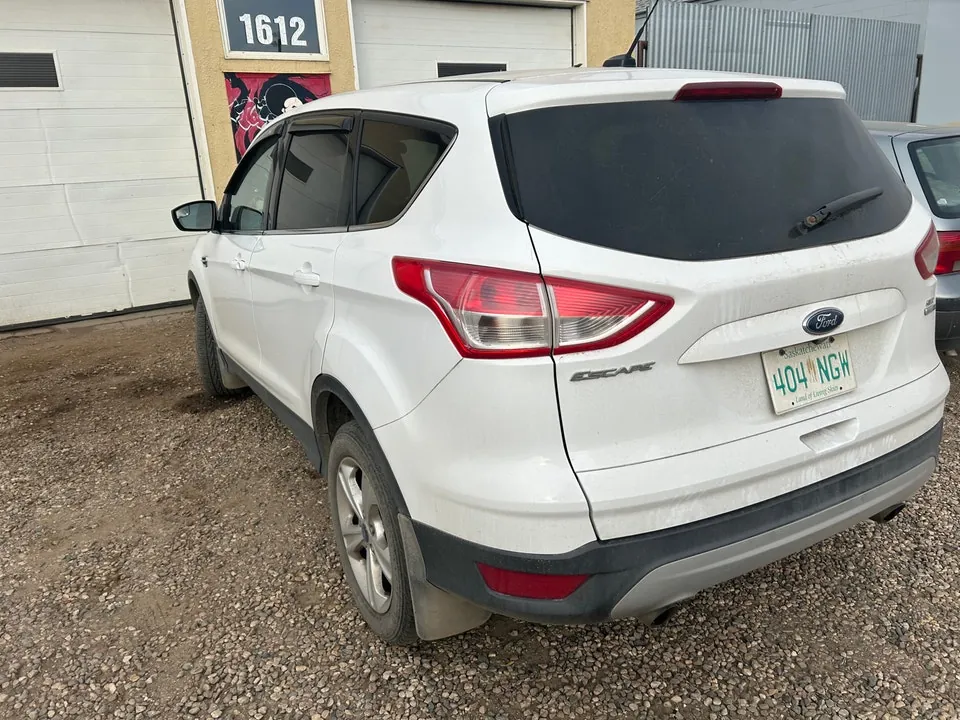 Ford Escape 2015 photo 3
