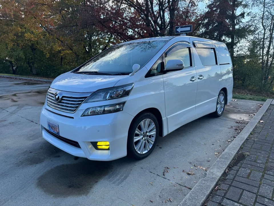 Toyota Vellfire 2008 photo 2