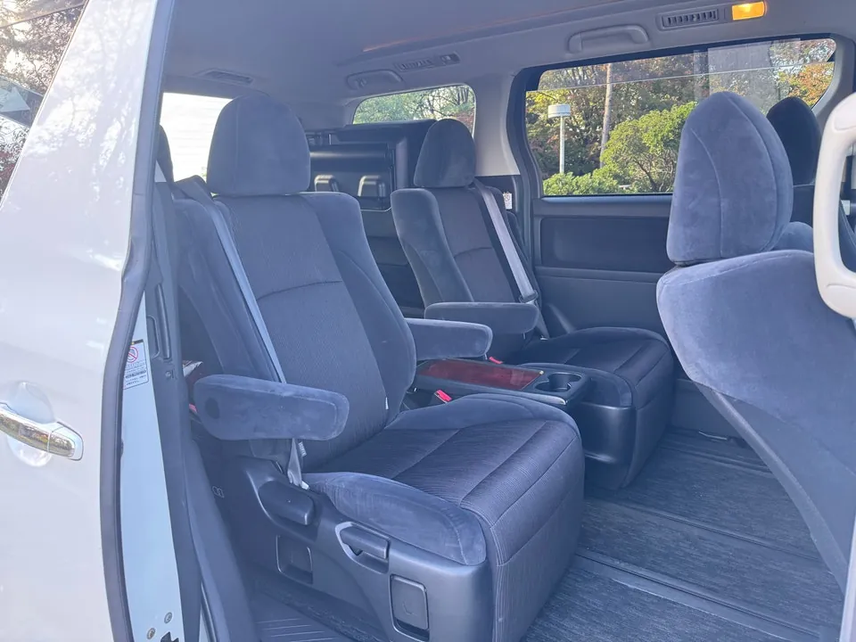 Toyota Vellfire 2008 photo 5