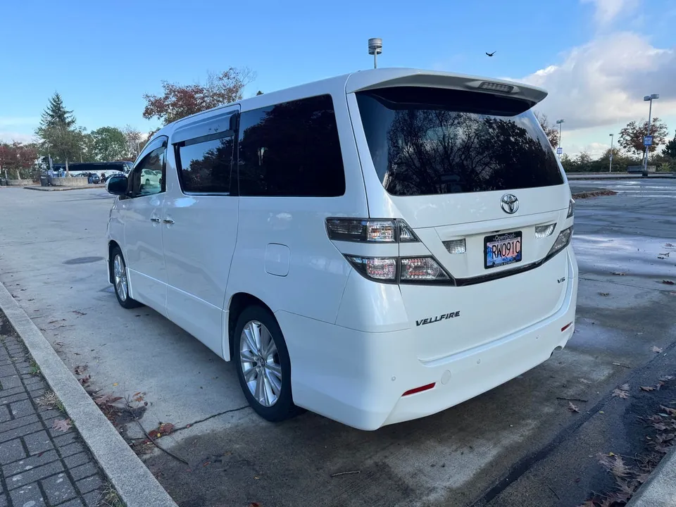 Toyota Vellfire 2008 photo 3