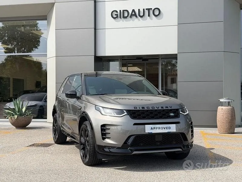 Land Rover Discovery Sport 2023 photo 2