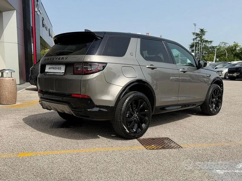 Land Rover Discovery Sport 2023 photo 5