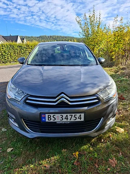 Citroen C4 2011 photo 2