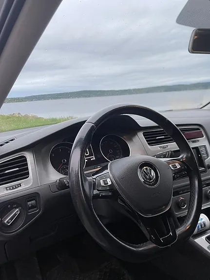 Volkswagen Golf 2015 photo 2