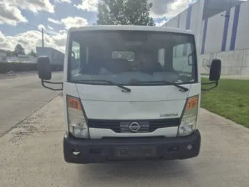 Nissan Cabstar 2012 photo 2