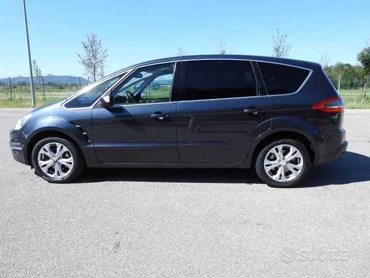 Ford S-Max 2010 photo 4