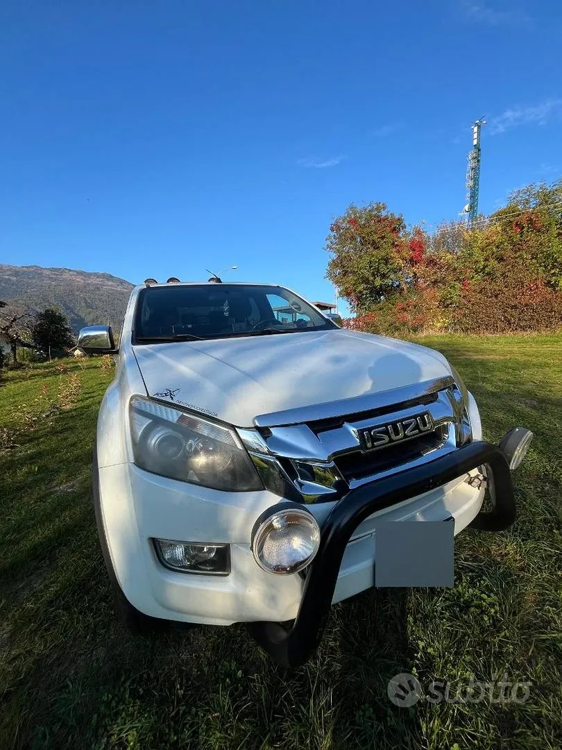 Isuzu D-Max 2014 photo 2