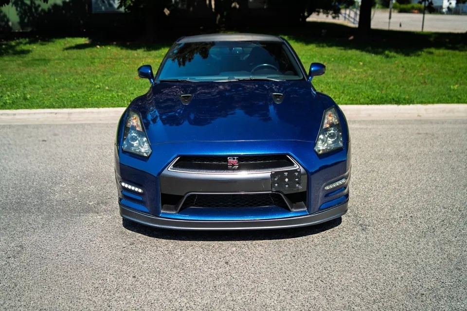 Nissan Gt-R 2012 photo 2