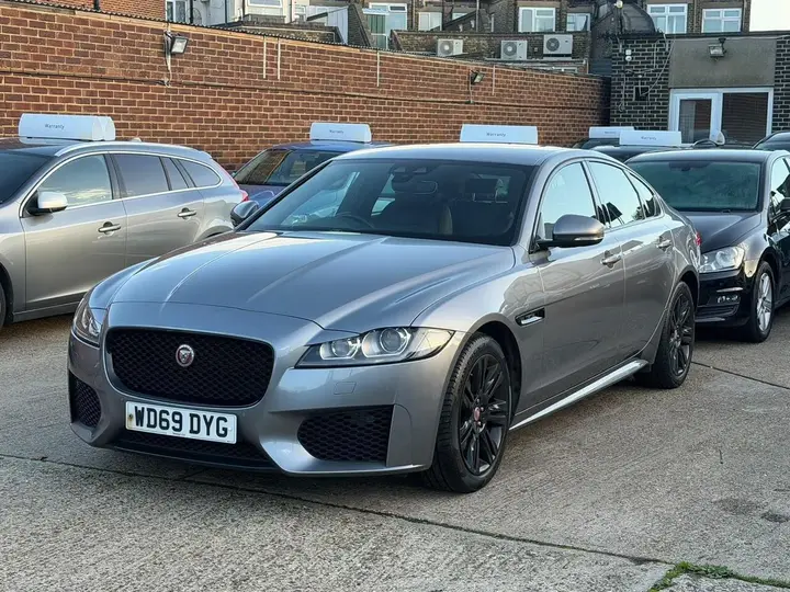 Jaguar Xf 2020 photo 4