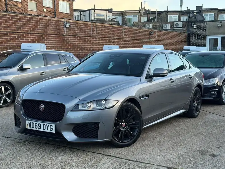 Jaguar Xf 2020 photo 5