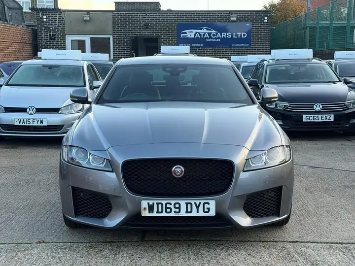Jaguar Xf 2020 photo 3